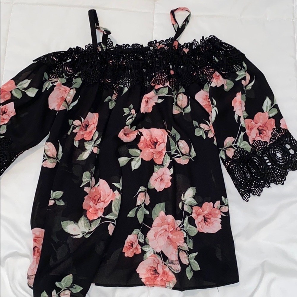 Like new floral blouse